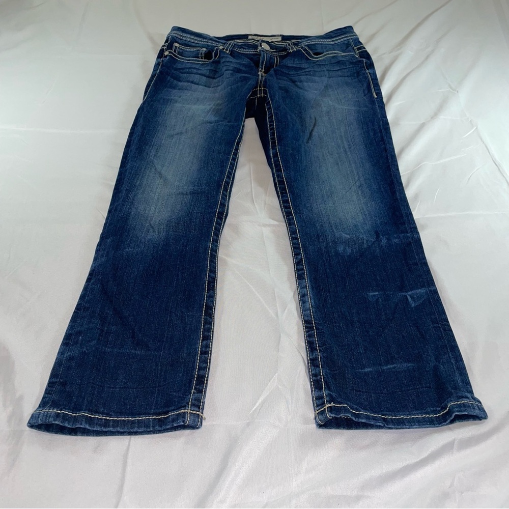 BKE Payton Women 27 Dark Wash Straight Leg Capris Embroidered Pocket